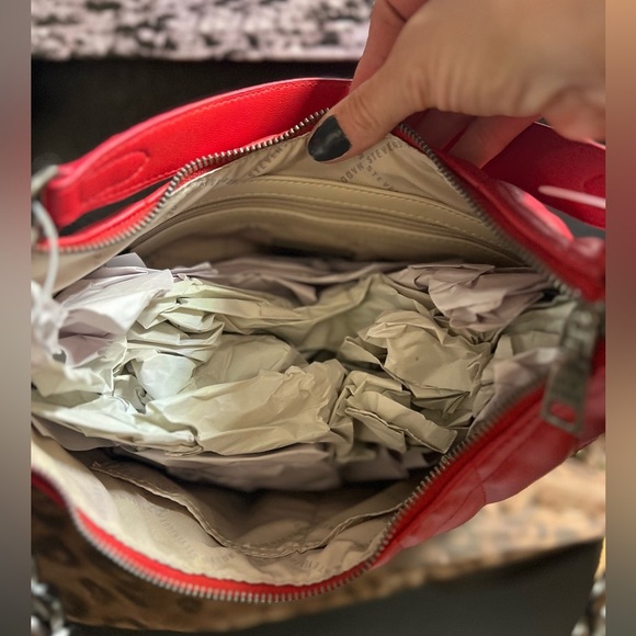 ❤️NWT-Steve Madden Quilted Leather Chain
Strap Chevy Red Shoulder Bag Purse❤️ - Picture 8 of 9